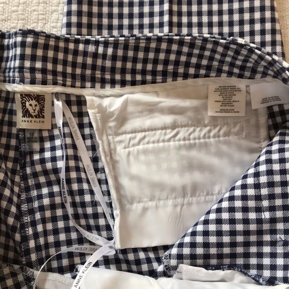 Anne Klein women’s blue and white check pants, NWOT. - Picture 3 of 3